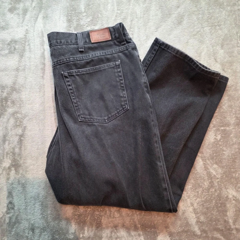 L.L. Bean Jeans Mens 42x30 Gray Comfort Waist Regular Fit Straight Leg Denim